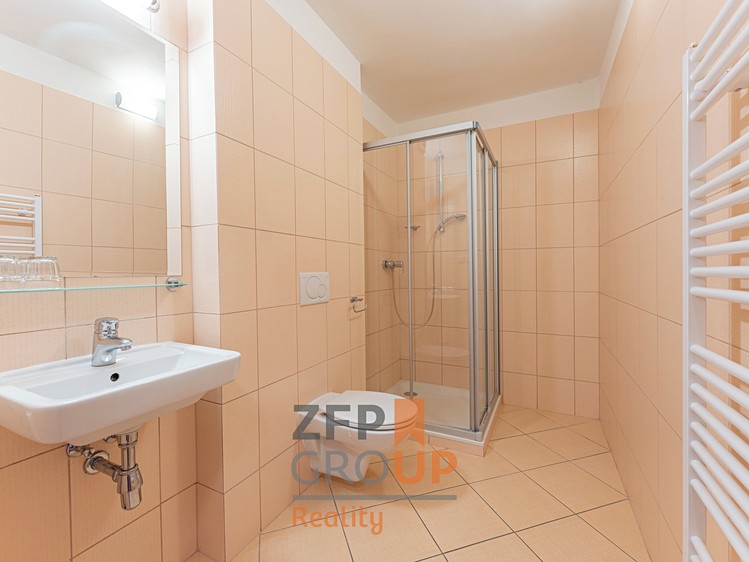 Комерційне приміщення на продаж, 763 м² (28 з 31)
