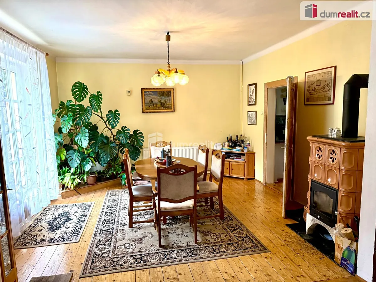 Prodej rodinného domu 428 m², pozemek 428 m²