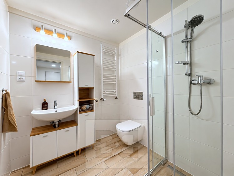 Pronájem bytu 2+kk, 55 m² (19 z 21)