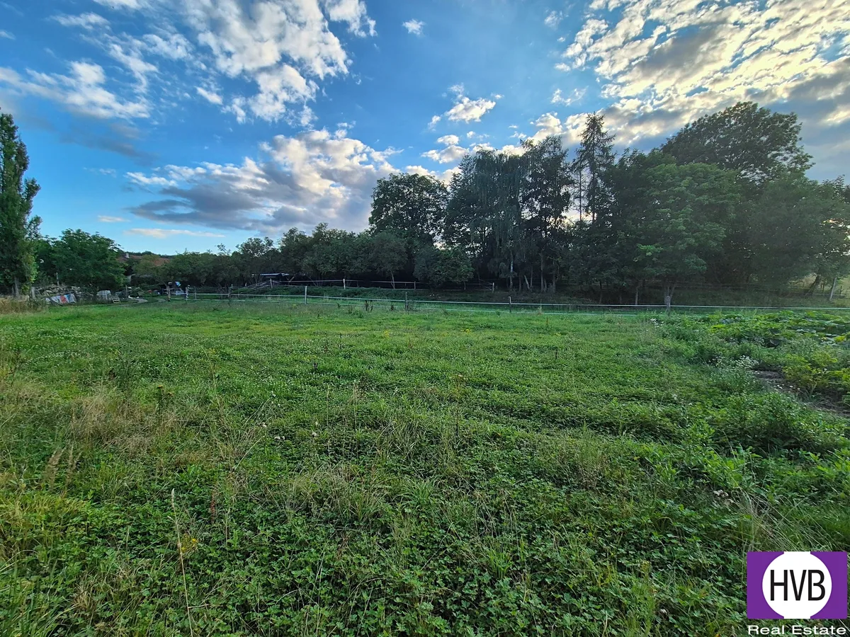 Prodej stavebního pozemku 1000 m²