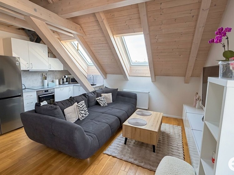 Pronájem bytu 3+kk, 79 m² (1 z 9)