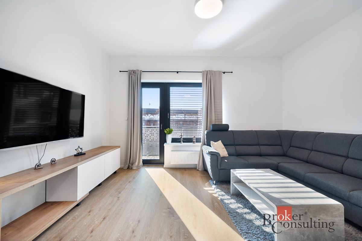 Pronájem bytu 2+kk 68 m² – fotografie 4