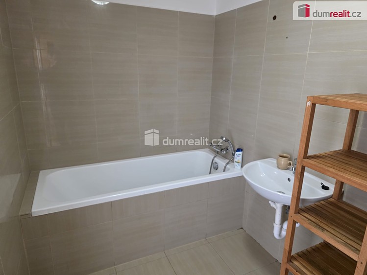 Pronájem bytu 1+kk, 30 m² (3 z 9)