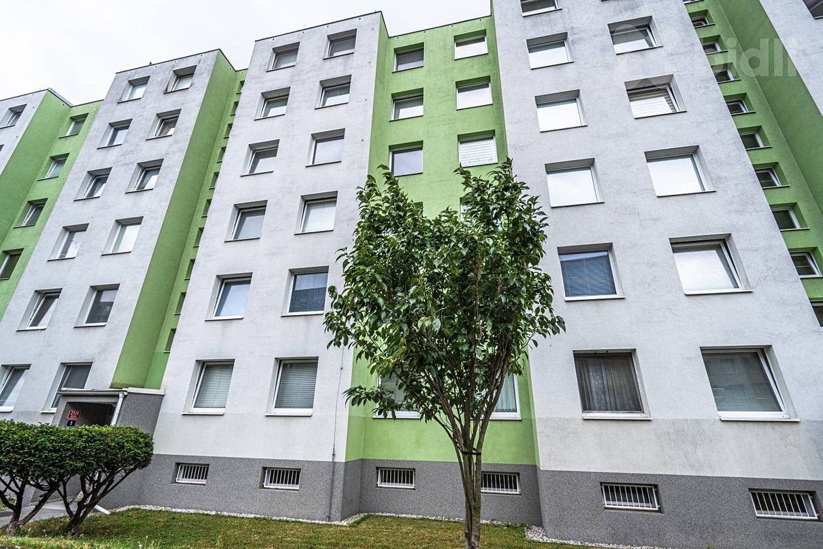 Prodej bytu 3+1 68 m², Praha – fotka 1 z 3