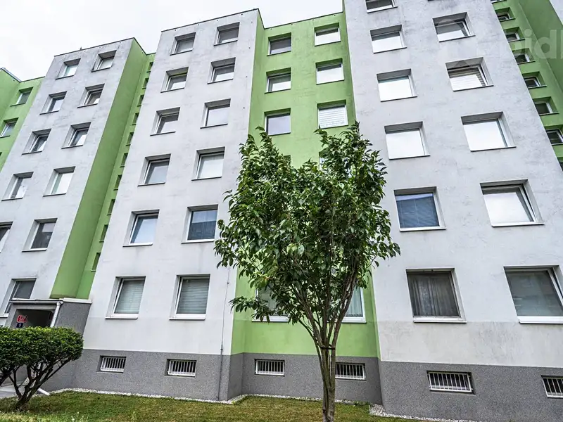 Prodej bytu 3+1 68 m², Praha – náhled fotky 1