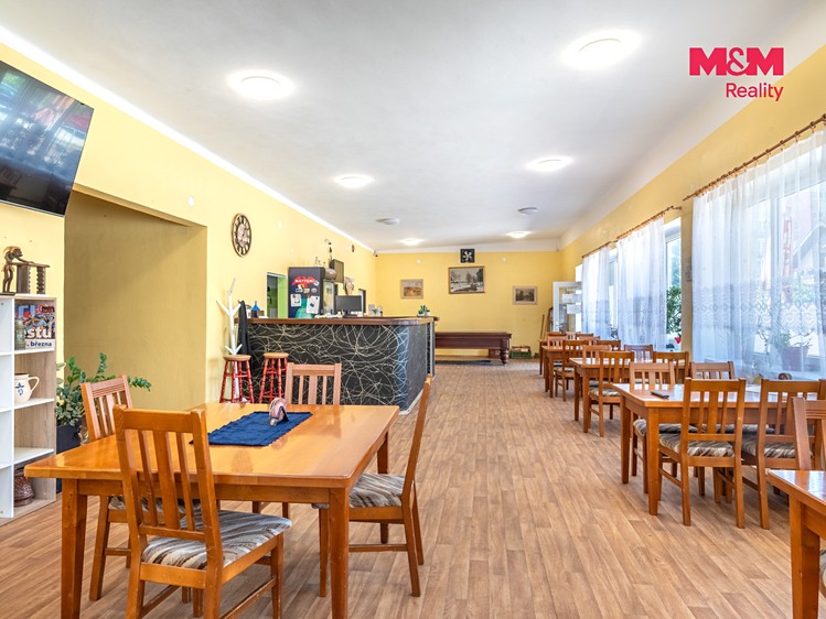 Prodej komerčního prostoru, 196 m² (2 z 23)