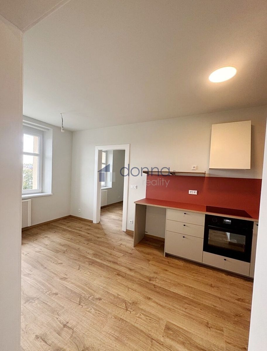 Pronájem bytu 2+kk 54 m² – fotografie 2
