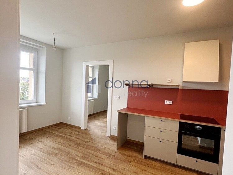 Pronájem bytu 2+kk, 54 m² (2 z 8)