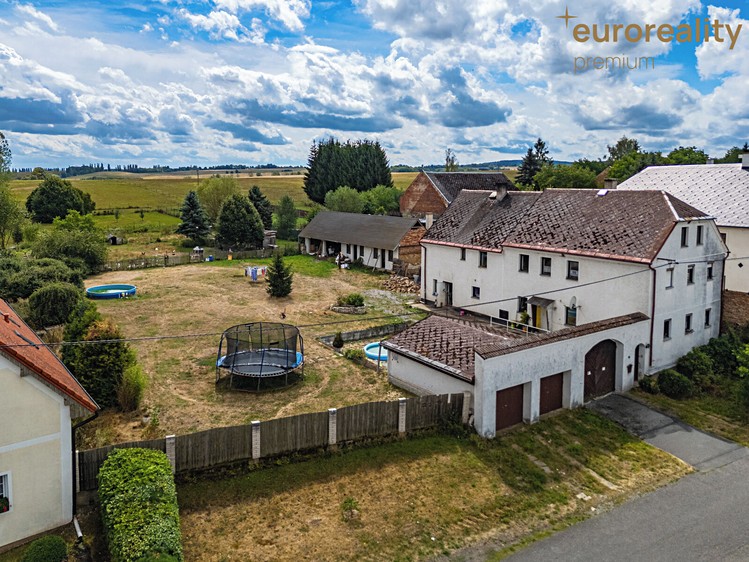 Haus zum Kauf, 295 m² (2 von 40)