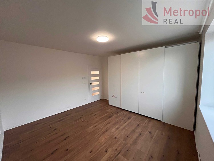 Квартира 4+kk на продаж, 115 м² (16 з 19)