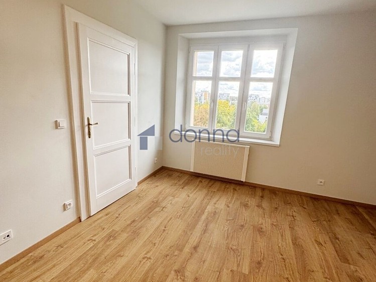 Pronájem bytu 2+kk, 54 m² (5 z 8)