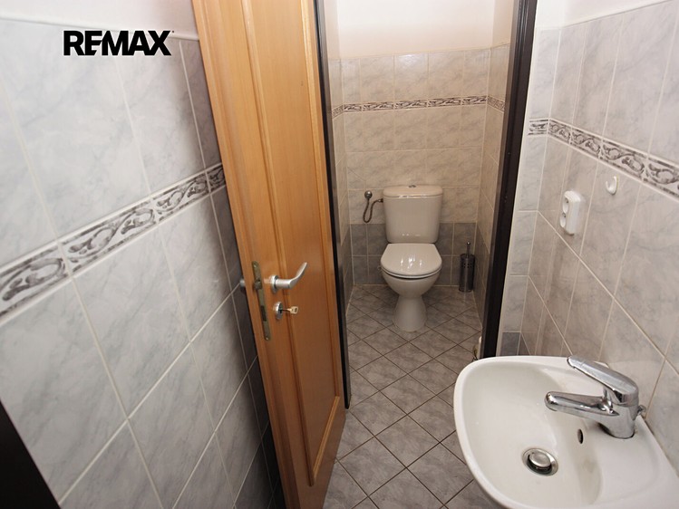 Prodej komerčního prostoru, 141 m² (14 z 15)