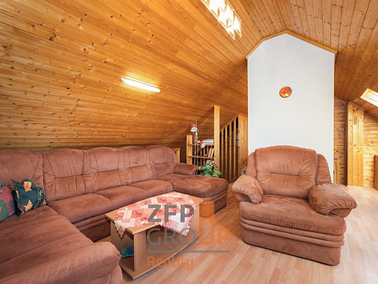 Prodej domu, 150 m² (2 z 18)
