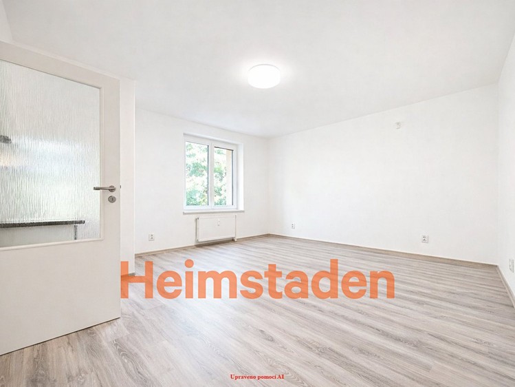 Pronájem bytu 1+kk, 29 m² (3 z 14)
