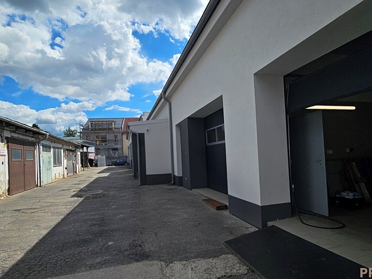 Комерційне приміщення в оренду, 33 м² (2 з 16)