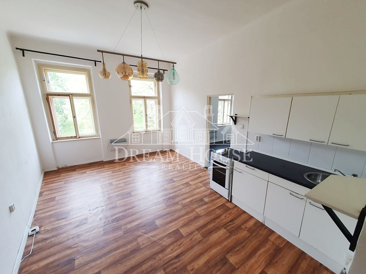 Pronájem bytu 2+kk 40 m²