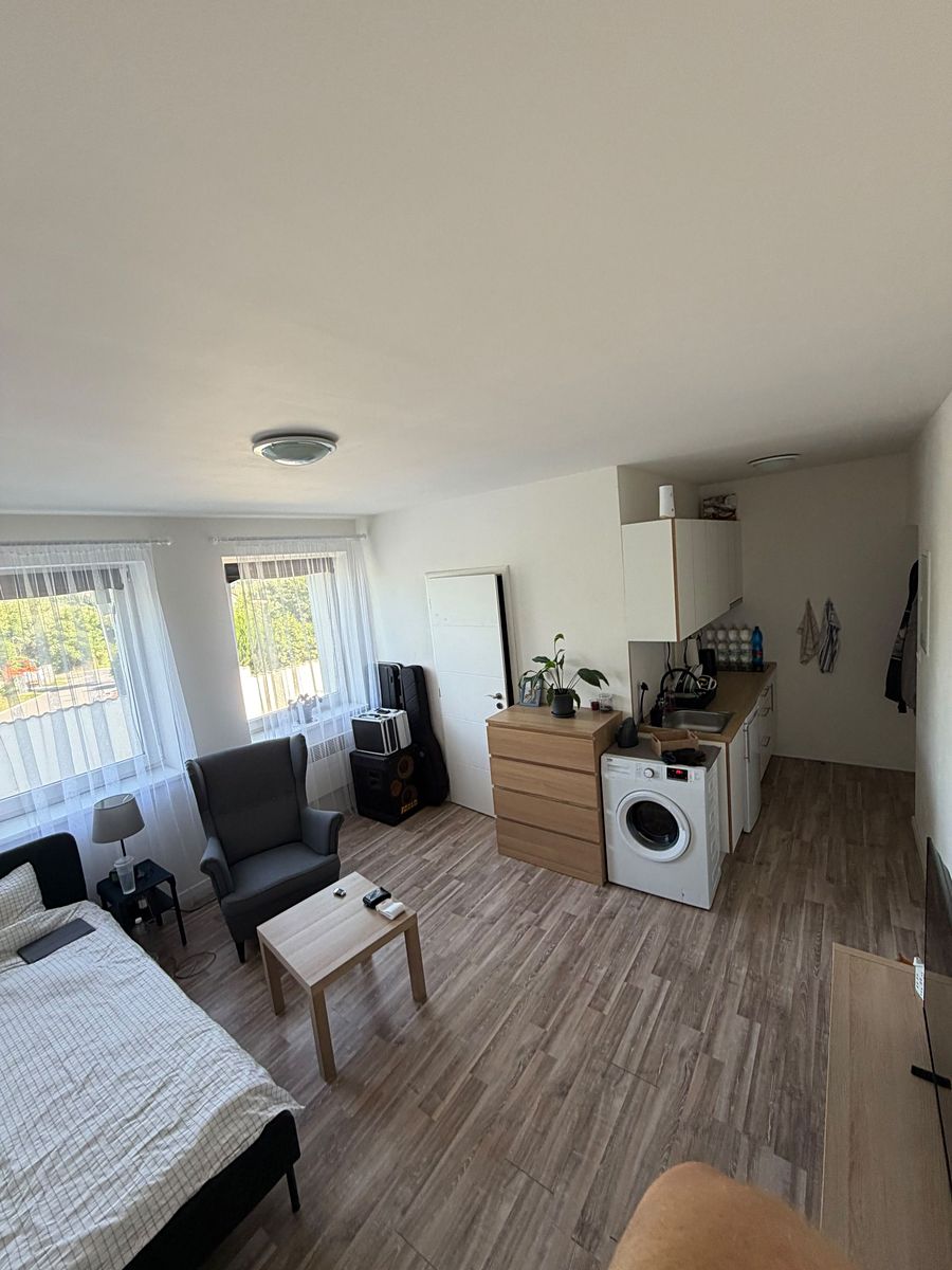 Prodej bytu 1+kk 22 m², Praha – fotka 1 z 3