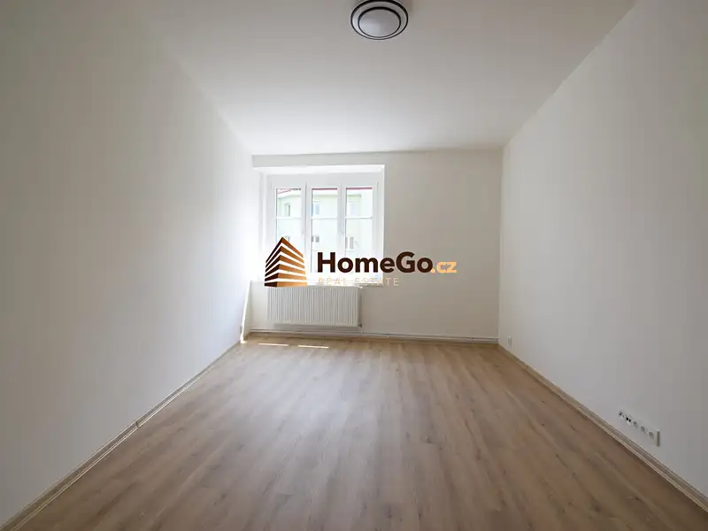Pronájem bytu 1+kk 30 m², Praha – náhled fotky 2