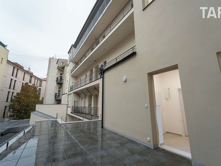 Prodej bytu 1+1, 46 m² (2 z 15)