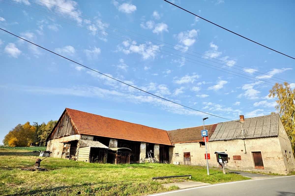 Prodej zemědělské usedlosti 250 m², pozemek 1964 m², Petrovice II – fotka 1 z 3