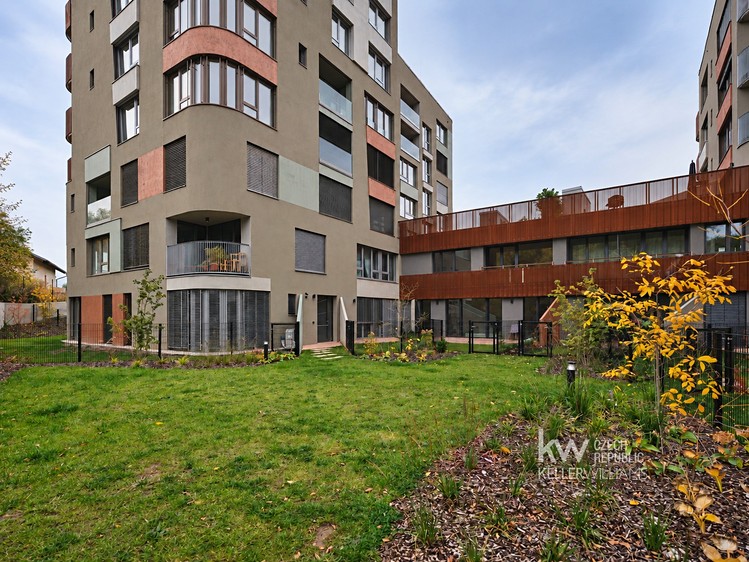 Pronájem bytu 1+kk, 37 m² (12 z 14)