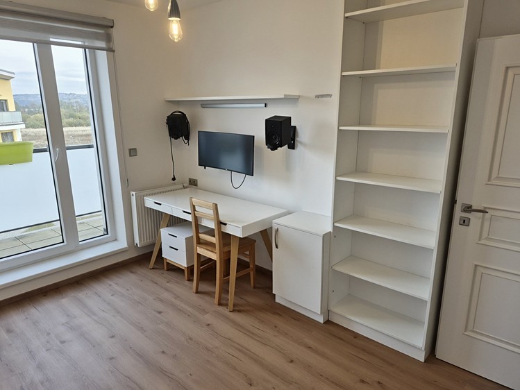 Квартира 3+kk в оренду, 89 м² (11 з 26)