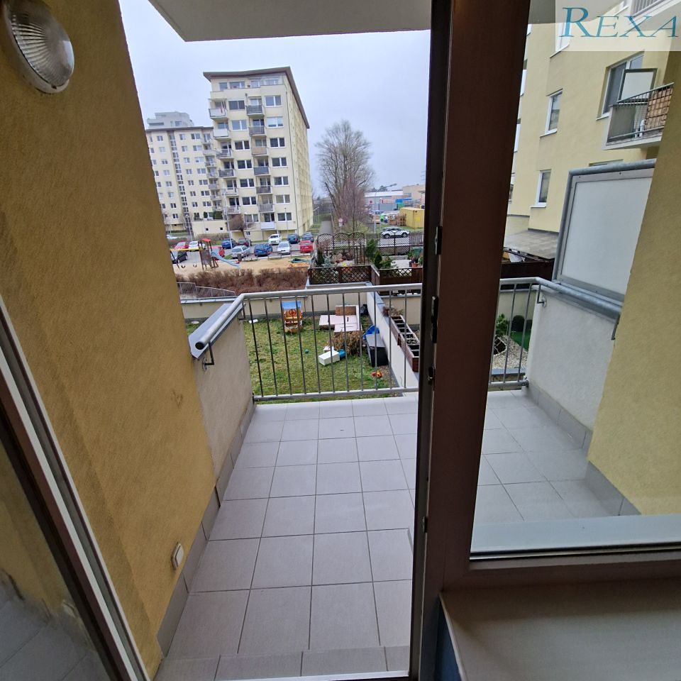 Pronájem bytu 2+kk 64 m² – fotografie 2