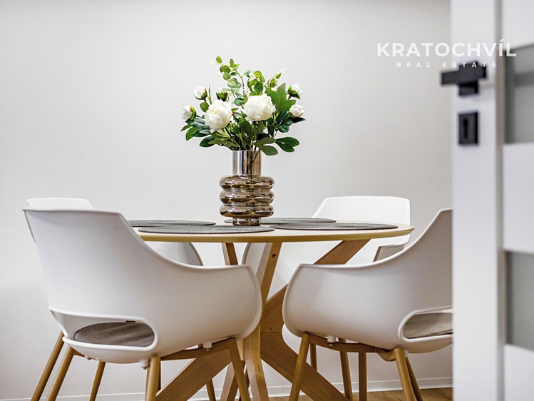 Pronájem bytu 2+kk, 41 m² (20 z 40)