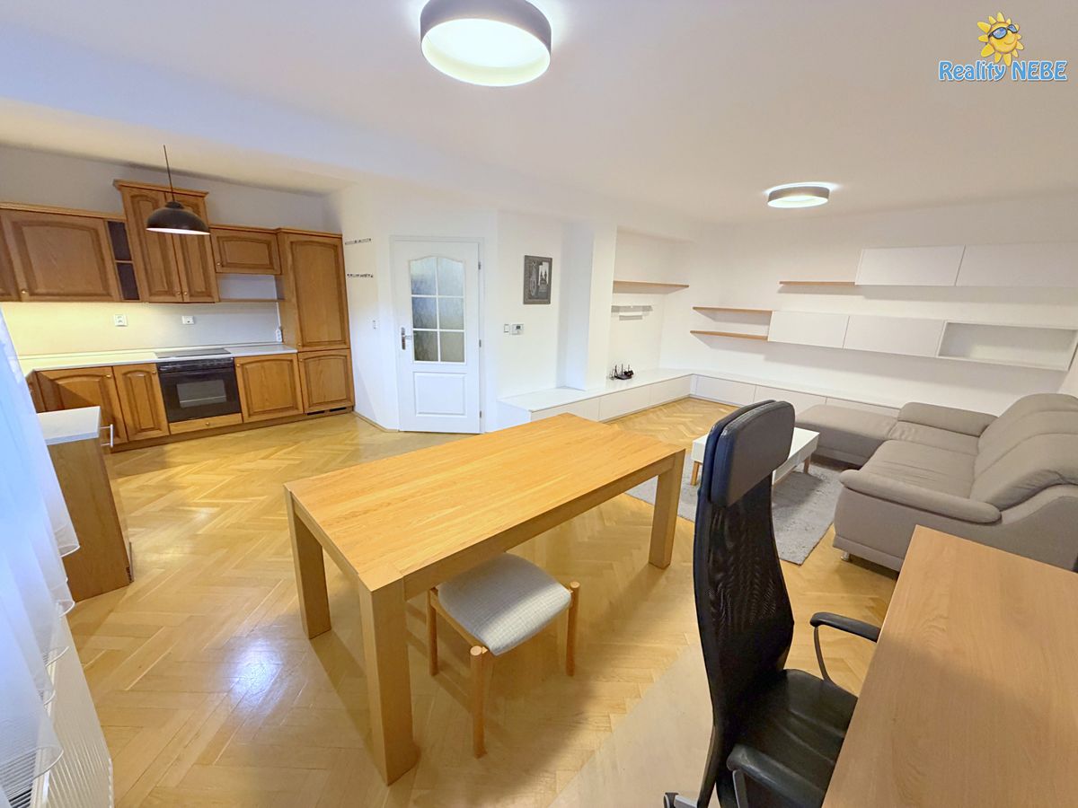 Pronájem bytu 3+kk 99 m²