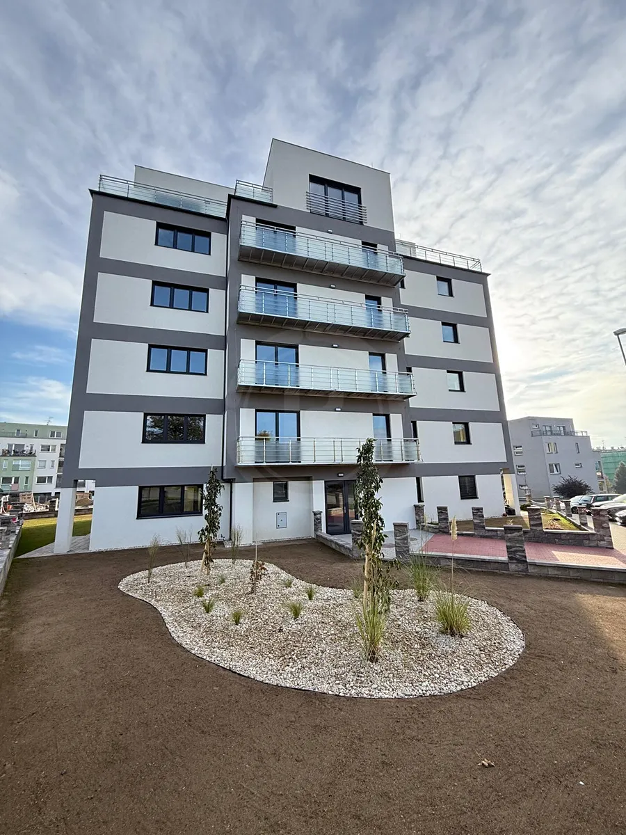 Pronájem bytu 3+kk 80 m²