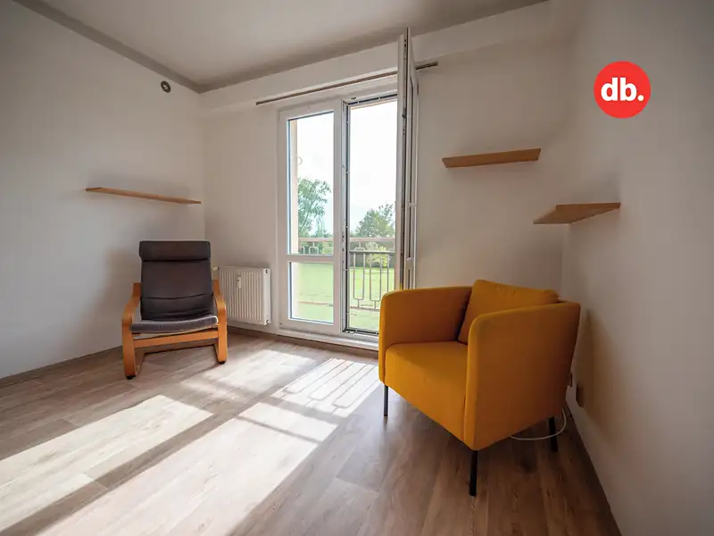 Pronájem bytu 3+1 72 m², Nová Role – náhled fotky 2