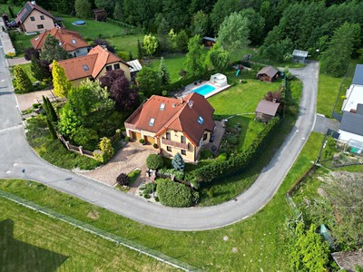 Haus zum Kauf, 250 m² (2 von 47)