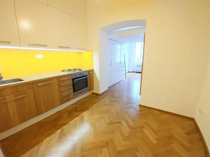 Pronájem bytu 1+1 30 m², Praha – náhled fotky 1
