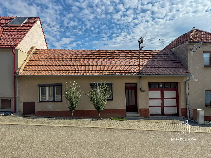 Prodej rodinného domu 207 m², pozemek 491 m², Bukovany – náhled fotky 1