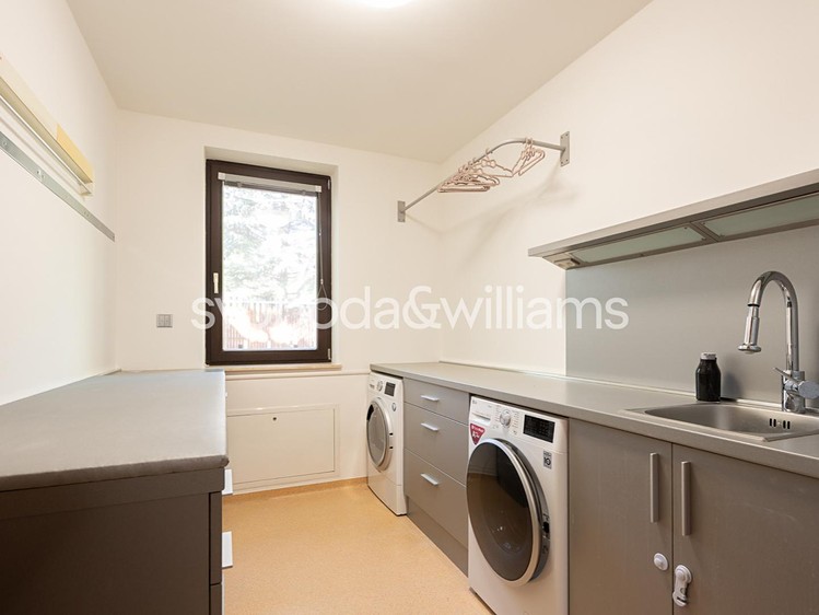 Prodej domu, 347 m² (19 z 27)