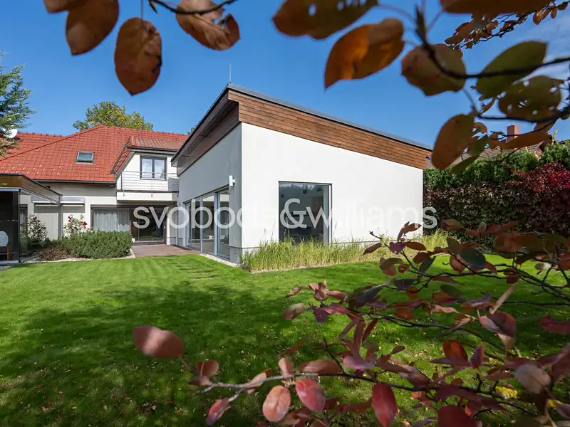 Prodej rodinného domu 347 m², pozemek 1037 m², Blansko – náhled fotky 2