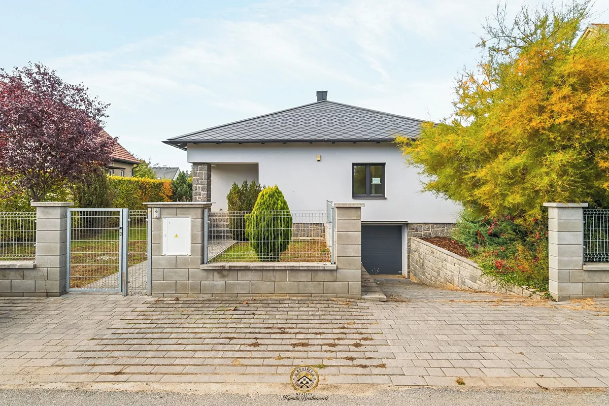 Pronájem rodinného domu 330 m², pozemek 717 m²