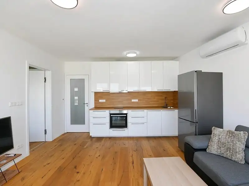 Prodej bytu 2+kk 46 m², Praha – náhled fotky 2
