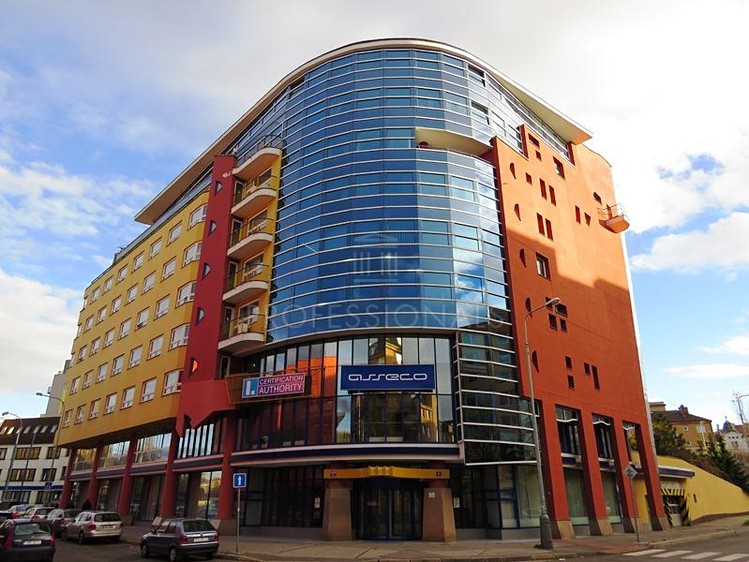 Комерційне приміщення в оренду, 762 м² (1 з 6)