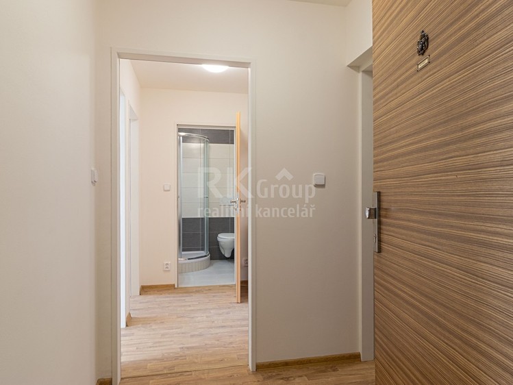 Pronájem bytu 2+kk, 32 m² (8 z 10)