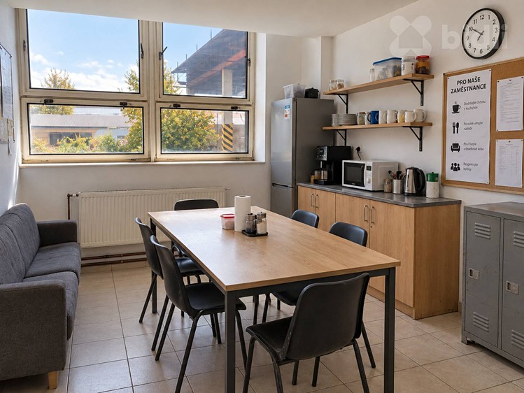 Pronájem komerčního prostoru, 1 750 m² (11 z 20)
