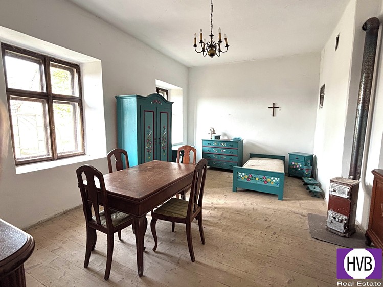 Haus zum Kauf, 208 m² (2 von 13)