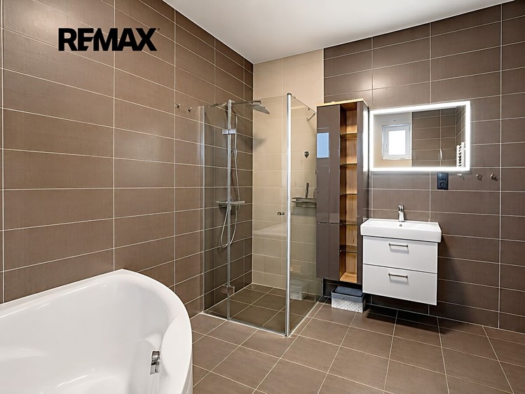 Prodej domu, 92 m² (23 z 54)