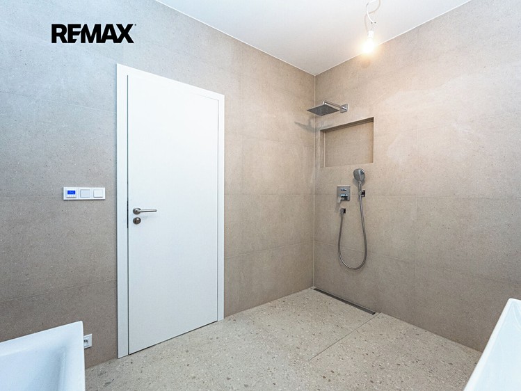 Prodej domu, 195 m² (20 z 32)