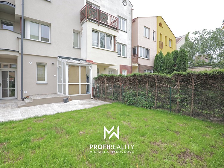 Pronájem bytu 1+kk, 18 m² (11 z 12)