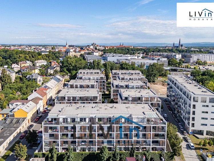 Pronájem bytu 1+kk, 43 m² (7 z 25)