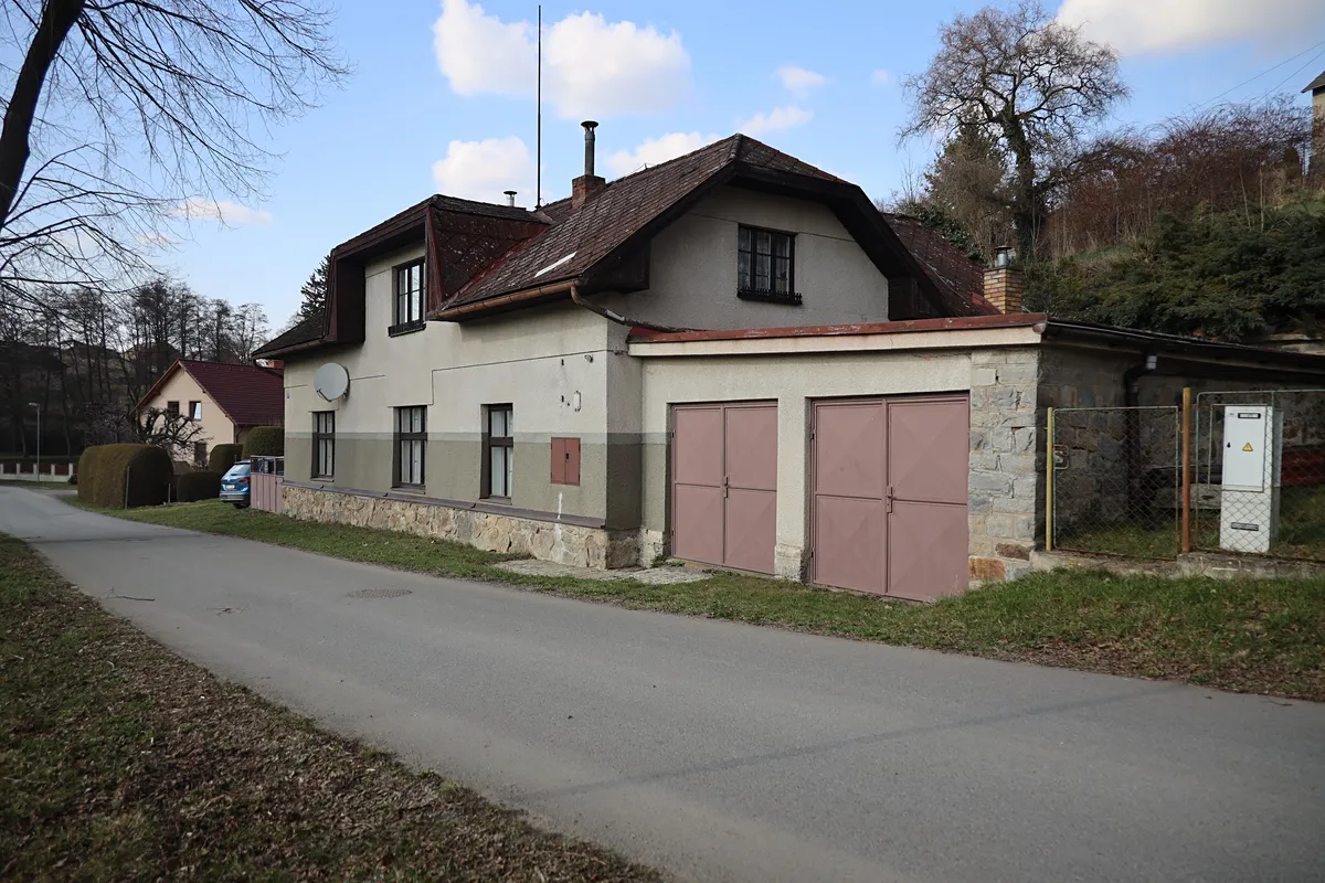 Prodej vícegeneračního domu 140 m², pozemek 1153 m²