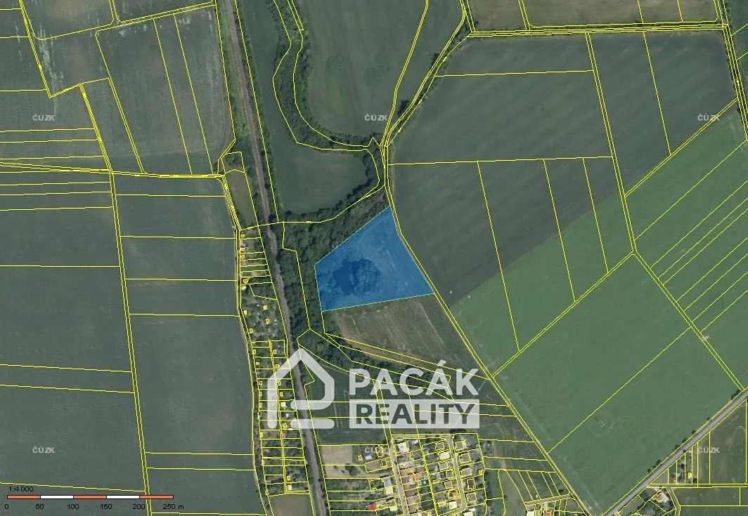 Prodej pole 15995 m²