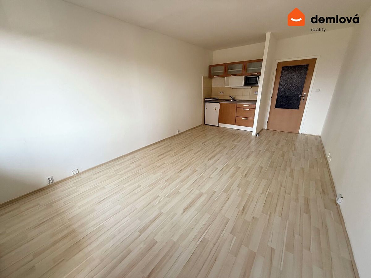 Pronájem bytu 1+kk 27 m² – fotografie 2