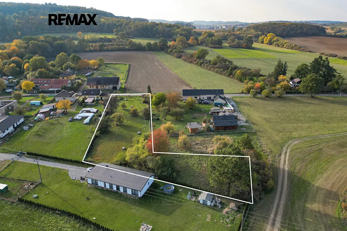 Prodej stavebního pozemku 3235 m²